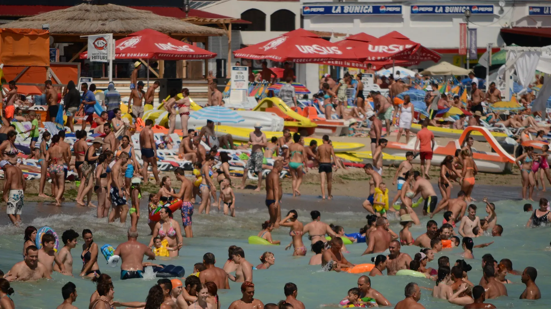 Plaja Costinești în august 2014 — fotografie de arhivă